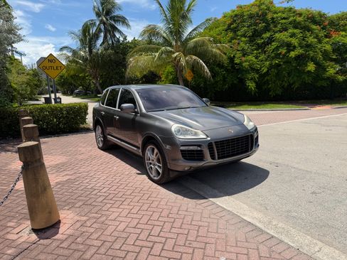Used 2009 Porsche Cayenne Turbo S AWD/4WD image 6