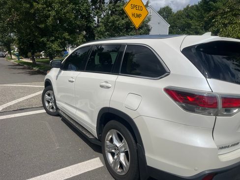 Used 2016 Toyota Highlander Limited AWD/4WD image 6