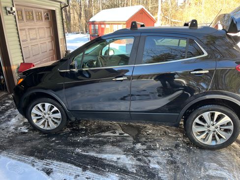 Used 2018 Buick Encore Preferred image 2