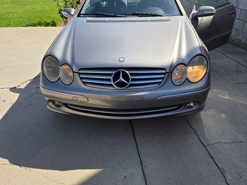 Used 2005 Mercedes-Benz CLK 320 Coupe image 8