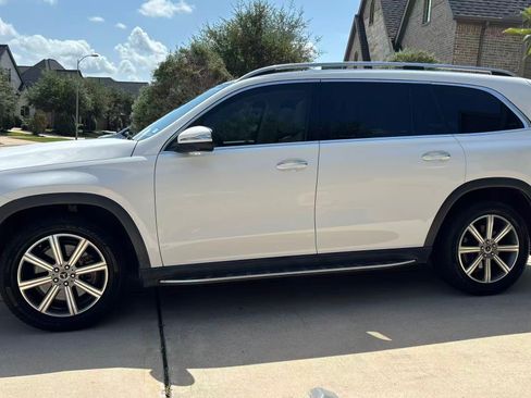Used 2021 Mercedes-Benz GLS 450 4MATIC image 4