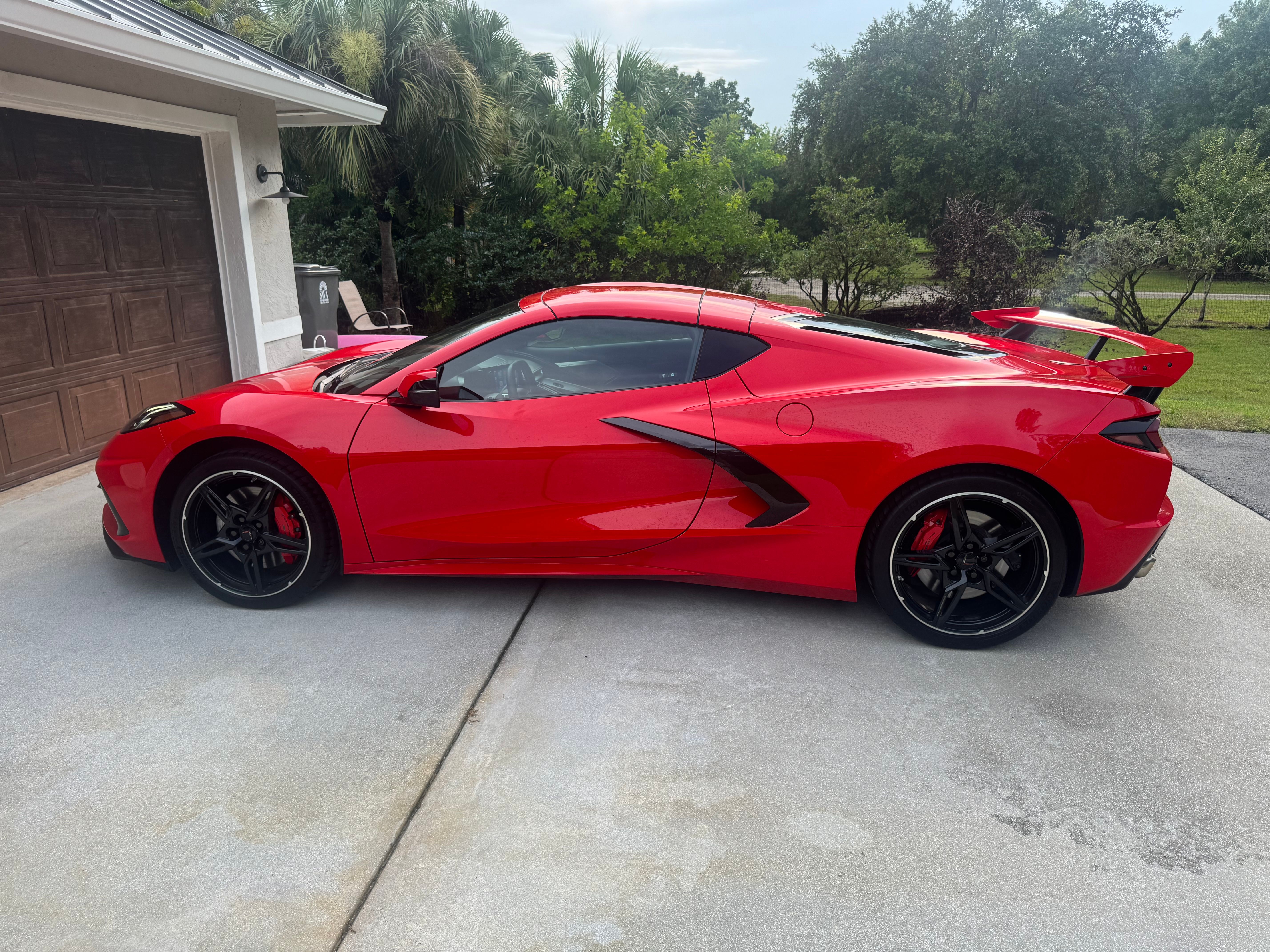 Used 2022 Chevrolet Corvette Stingray Preferred Cpe w/ Z51 Performance Package RWD image 4