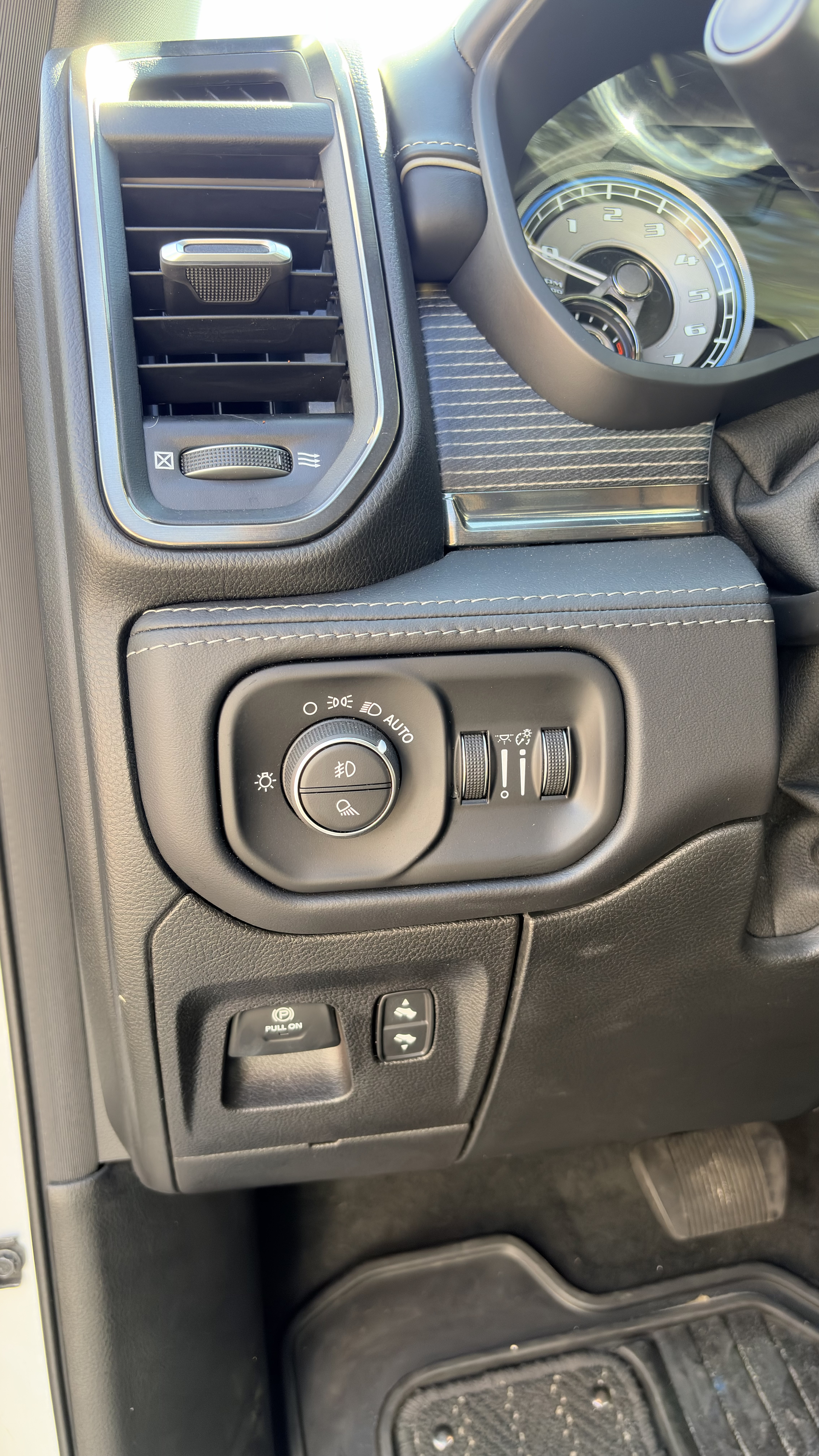 Used 2021 RAM 1500 Limited w/ Night Edition AWD/4WD image 18