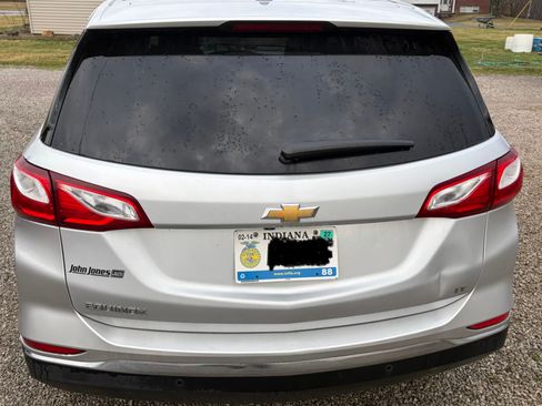 Used 2019 Chevrolet Equinox LT w/ Driver Convenience Package image 2