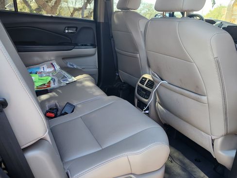 Used 2020 Honda Pilot Touring image 17