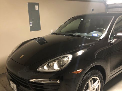 Used 2014 Porsche Cayenne Sport Utility 4D image 6