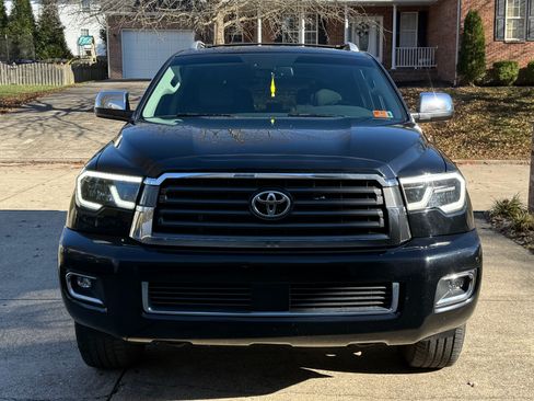 Used 2021 Toyota Sequoia Limited image 2