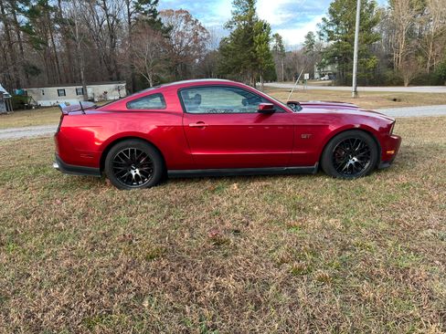 Used 2010 Ford Mustang GT Premium image 9