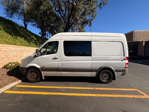 Used 2011 Mercedes-Benz Sprinter 2500 image 6