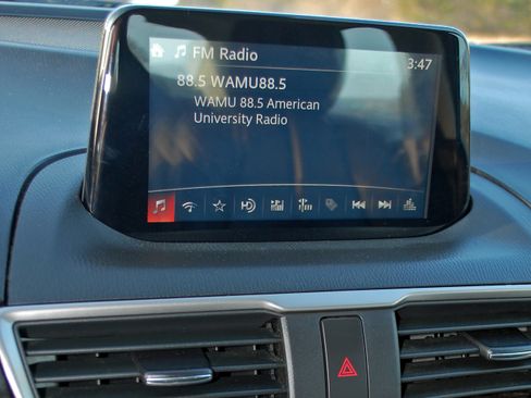 Used 2018 MAZDA MAZDA3 Touring image 25