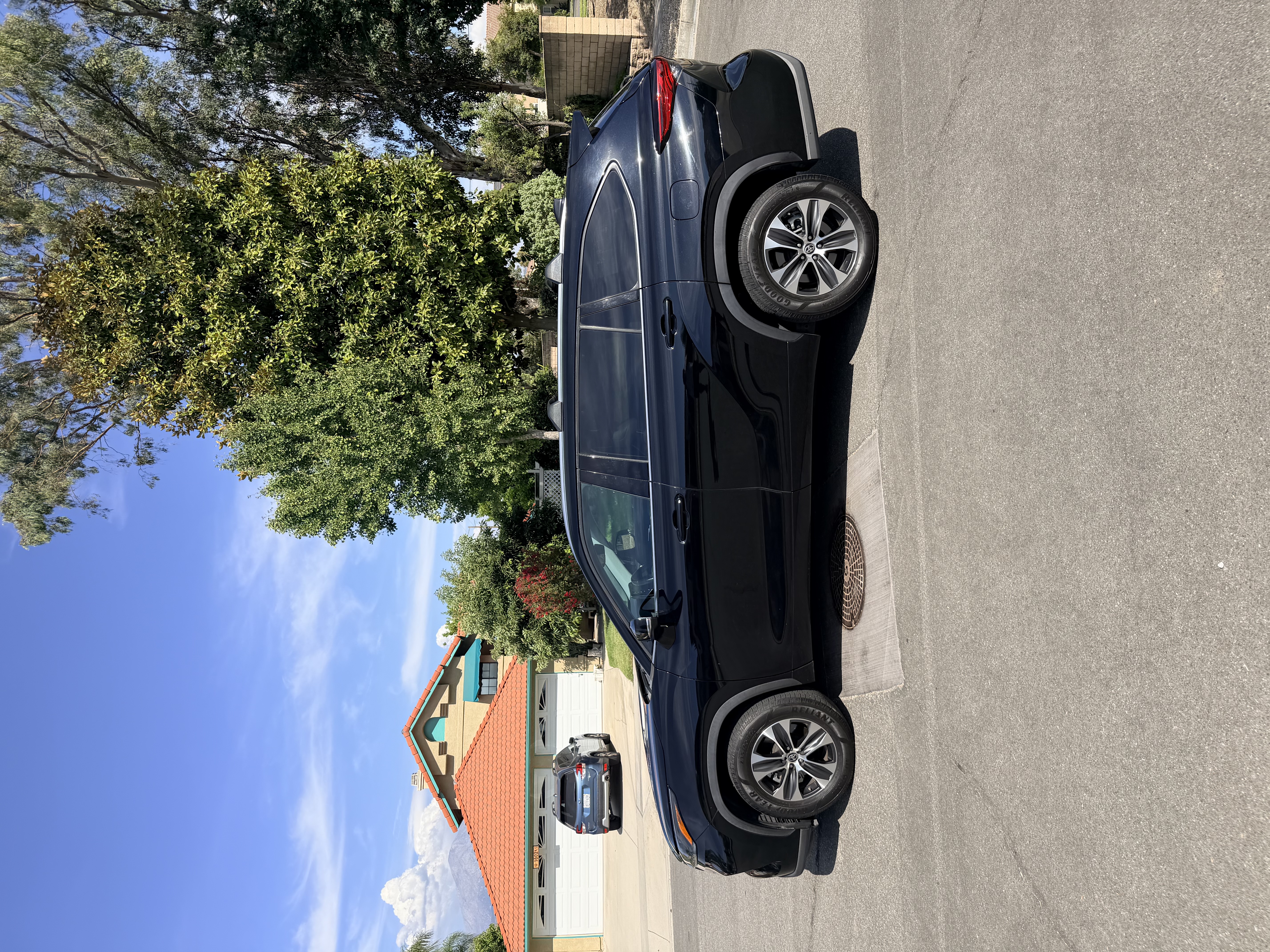 Used 2021 Toyota Highlander XLE FWD image 11