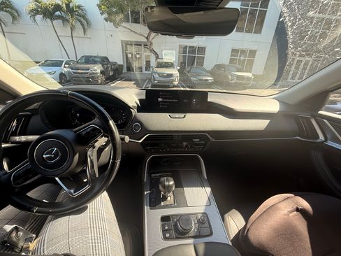 Used 2024 MAZDA CX-90 Plug-In Hybrid w/ Premium Pkg image 10