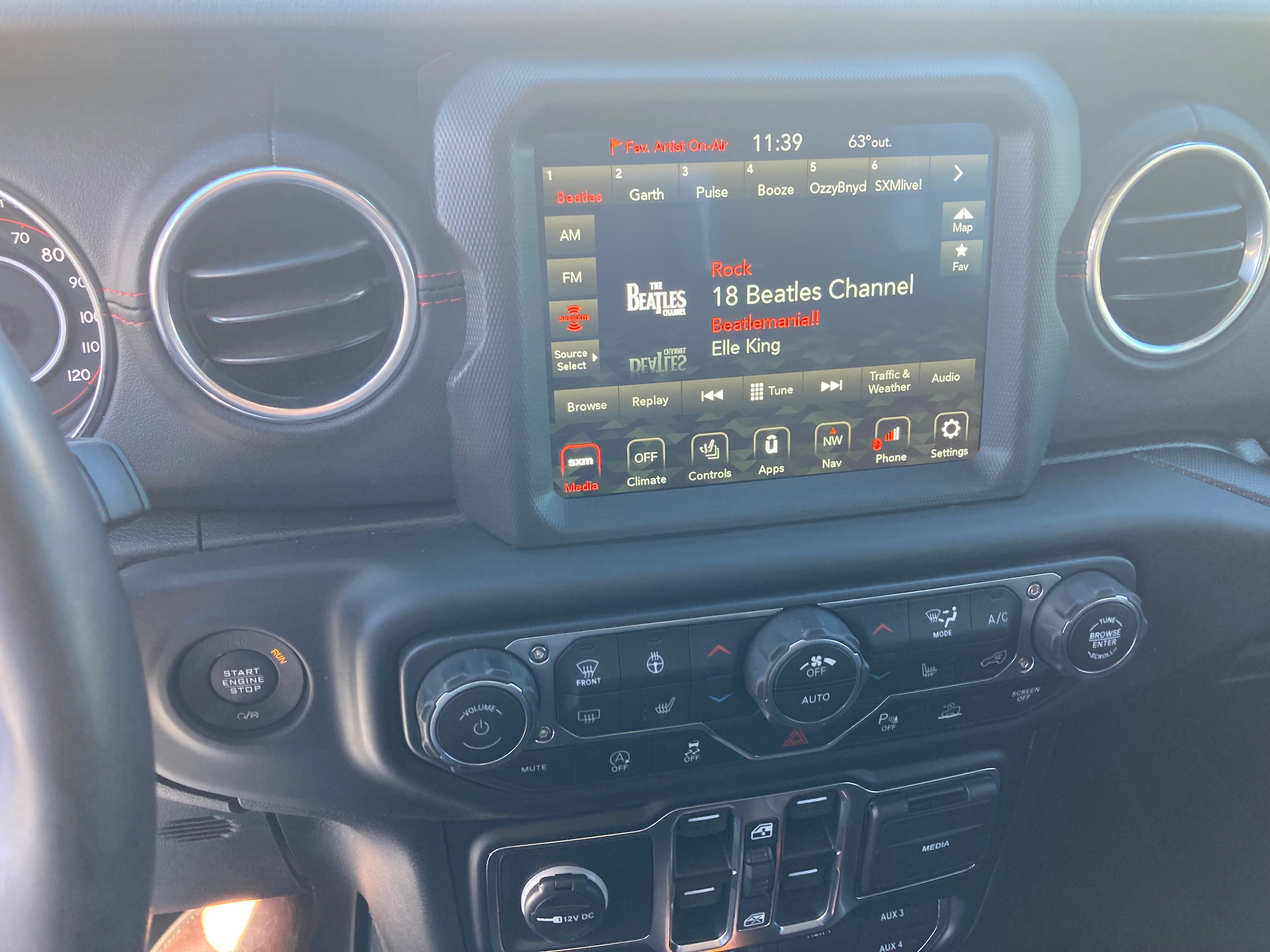 Used 2020 Jeep Gladiator Rubicon AWD/4WD image 12