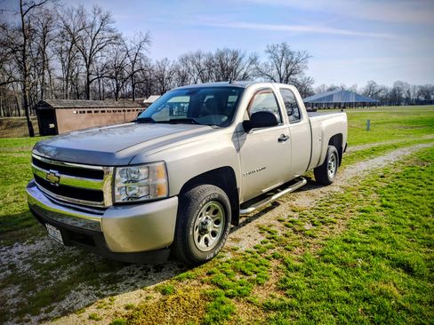 Used 2008 Chevrolet Silverado 1500 W/T w/ LS Package image 1