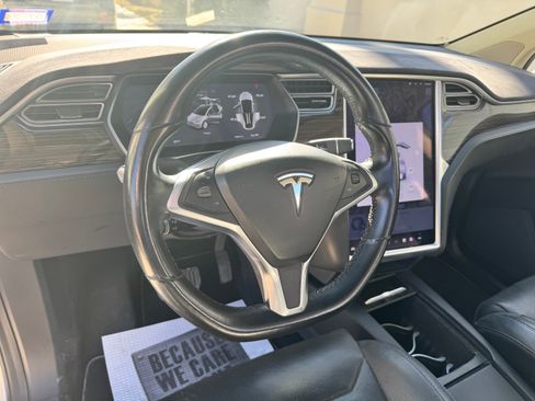 Used 2016 Tesla Model X 75D image 9