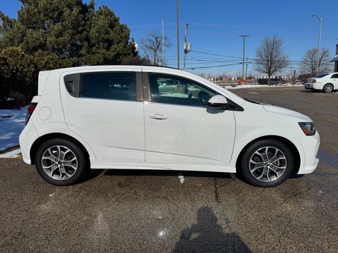 Used 2019 Chevrolet Sonic LT w/ Convenience Package image 6