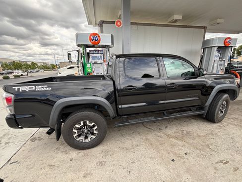 Used 2021 Toyota Tacoma TRD Off-Road w/ Technology Package RWD image 9