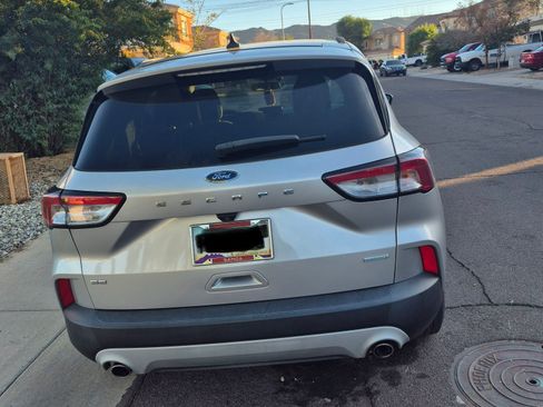 Used 2020 Ford Escape SE image 24