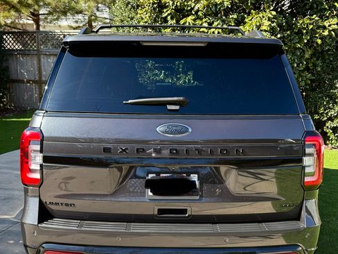 Used 2023 Ford Expedition Max Limited image 5
