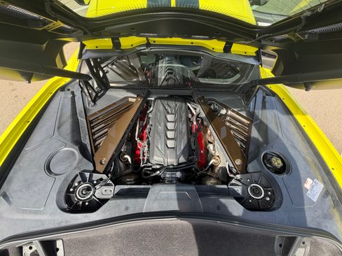 Used 2021 Chevrolet Corvette Stingray Premium Cpe w/ Z51 Performance Package image 19