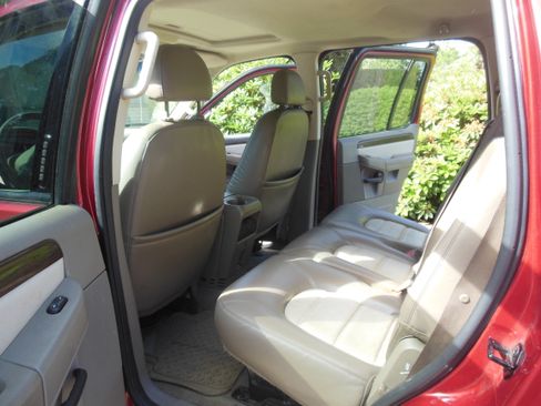 Used 2005 Ford Explorer Eddie Bauer AWD/4WD image 10