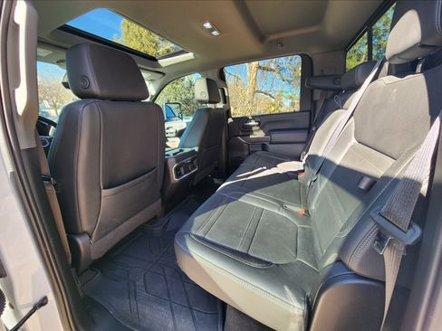 Used 2022 GMC Sierra 3500 Denali w/ Denali Ultimate Package image 12