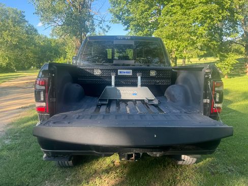 Used 2022 RAM 2500 Laramie w/ Night Edition AWD/4WD image 12