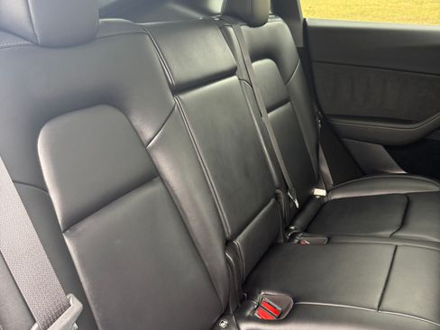 Used 2022 Tesla Model Y Performance image 18