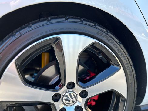 Used 2017 Volkswagen GTI S image 9