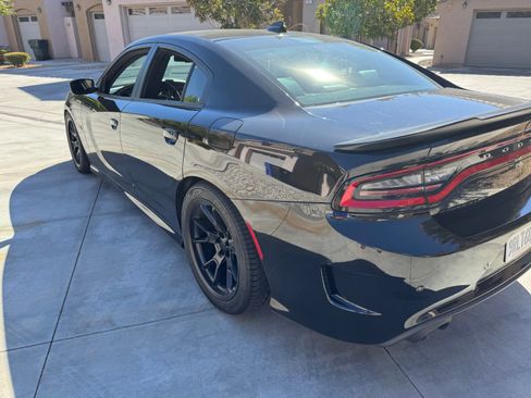 Used 2019 Dodge Charger Scat Pack w/ Plus Group RWD image 6