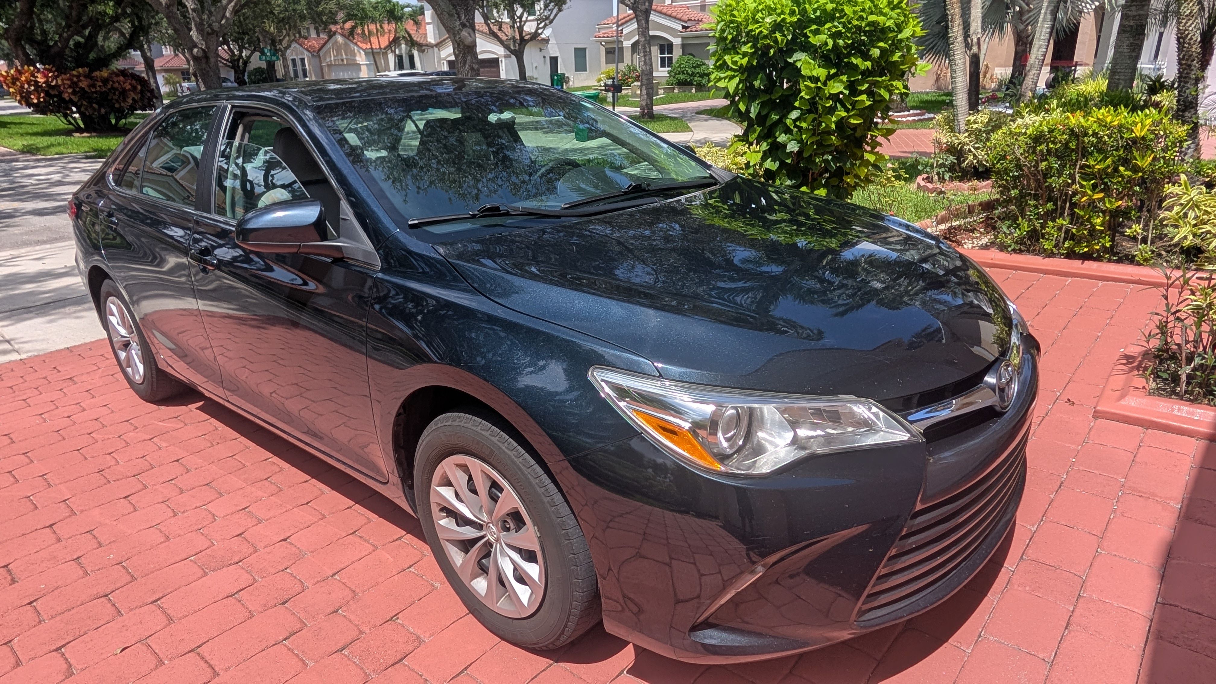 Used 2017 Toyota Camry LE FWD image 9
