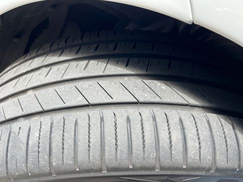 Used 2015 Tesla Model S 70D image 22