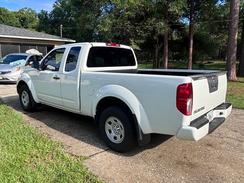 Used 2018 Nissan Frontier S RWD image 8