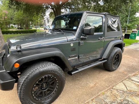 Used 2017 Jeep Wrangler Sport w/ Quick Order Package 24S AWD/4WD image 10