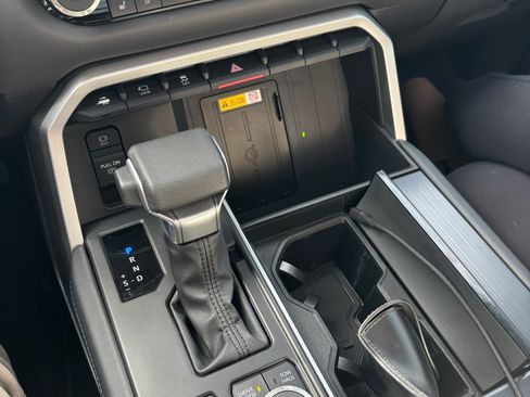 Used 2024 Toyota Tundra Platinum image 11