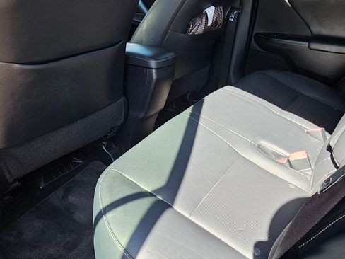 Used 2013 Lexus CT 200h image 18