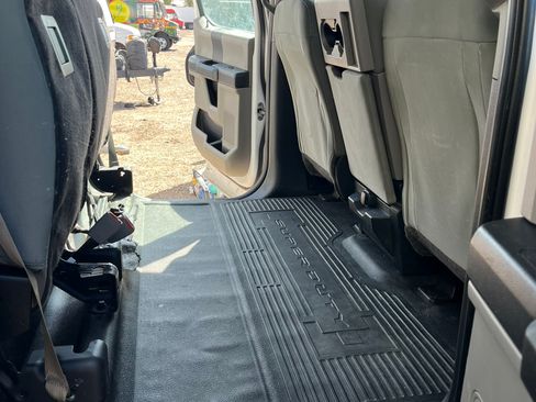 Used 2017 Ford F250 XL w/ Power Equipment Group AWD/4WD image 14