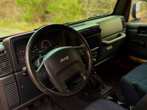 Used 2005 Jeep Wrangler Rubicon w/ Security Group image 11