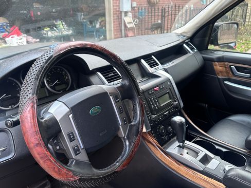 Used 2009 Land Rover Range Rover Sport HSE image 9