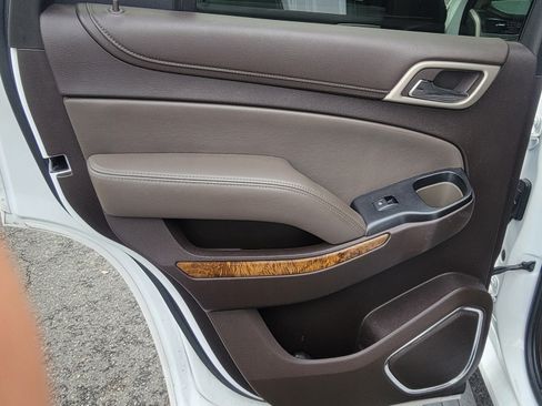 Used 2015 GMC Yukon Denali w/ Premium Package image 13