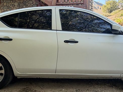 Used 2017 Nissan Versa S FWD image 6