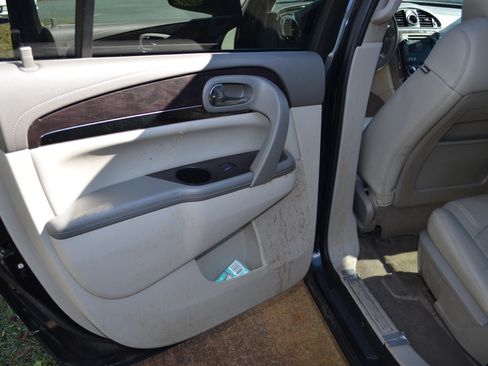 Used 2015 Buick Enclave Leather image 18