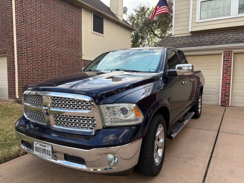 Used 2013 RAM 1500 Laramie image 2