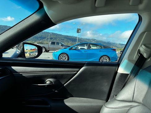 Used 2020 Lexus ES 350 w/ Premium Package image 22