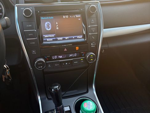 Used 2017 Toyota Camry XSE FWD image 10
