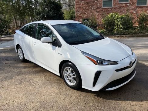 Used 2022 Toyota Prius LE image 12