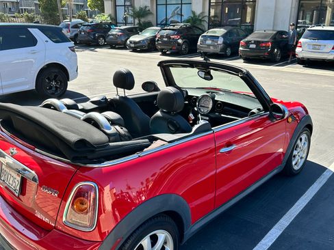 Used 2010 MINI Cooper Convertible image 4