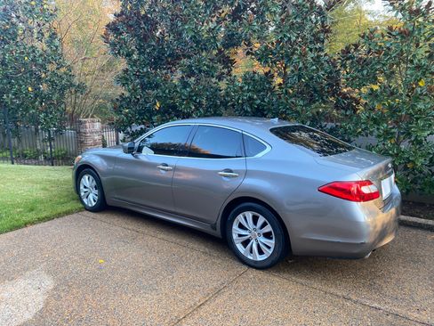 Used 2011 INFINITI M37 w/ Deluxe Touring Pkg image 5
