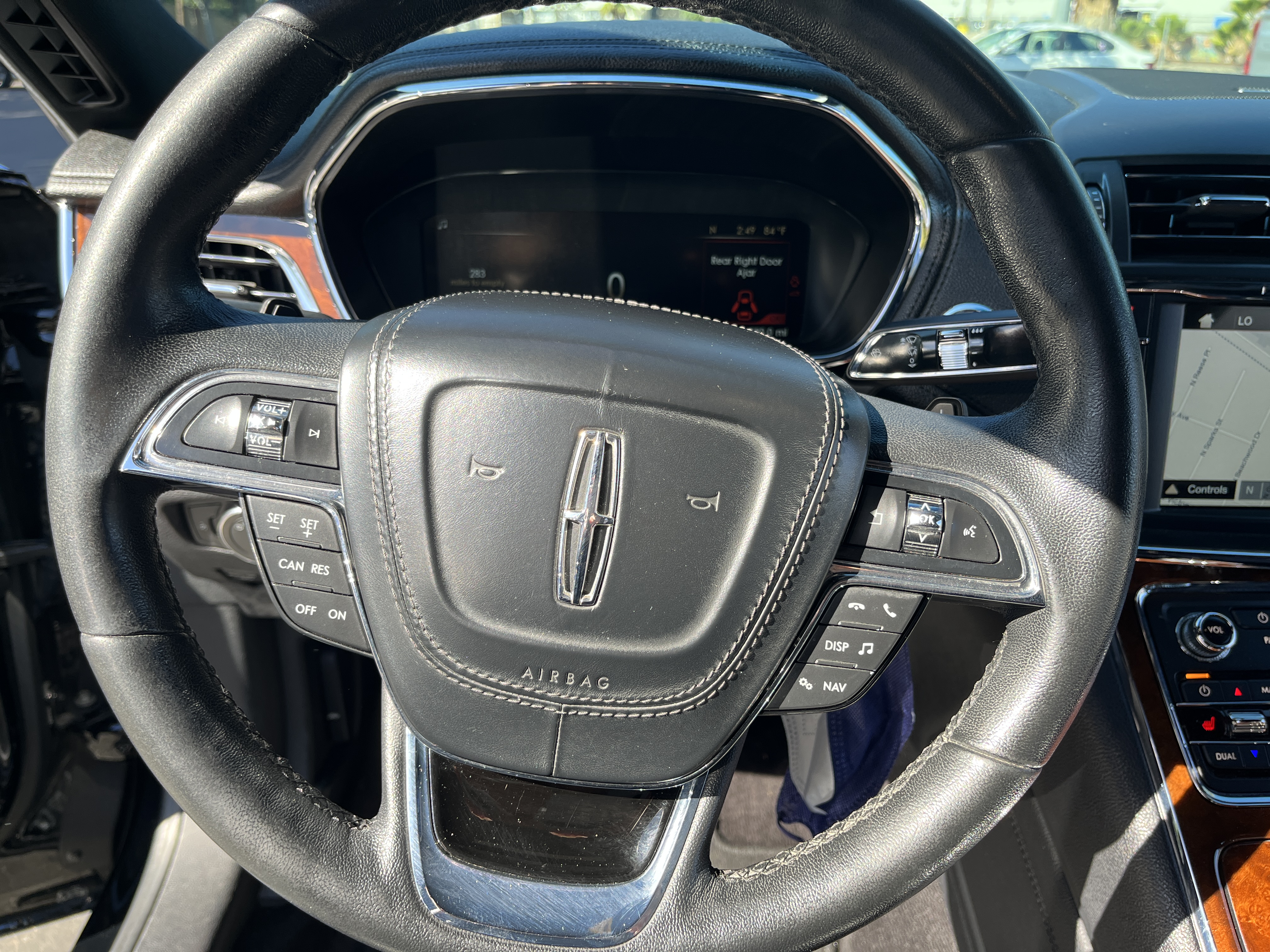 Used 2017 Lincoln Continental w/ Equipment Group 500A FWD image 9