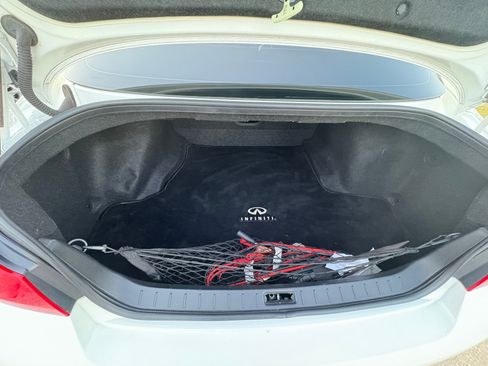 Used 2010 INFINITI G37 Journey w/ Premium Pkg image 8